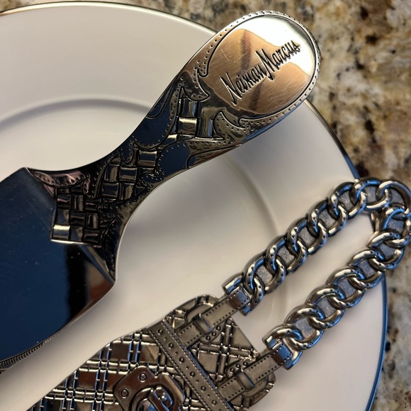 Neiman Marcus Silver Plated High Heel & Handbag Serving Set - Picture 4 of 10